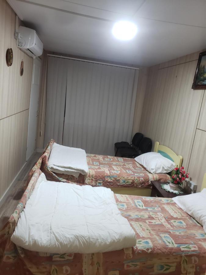 Hostel Oakland Tirana Bagian luar foto