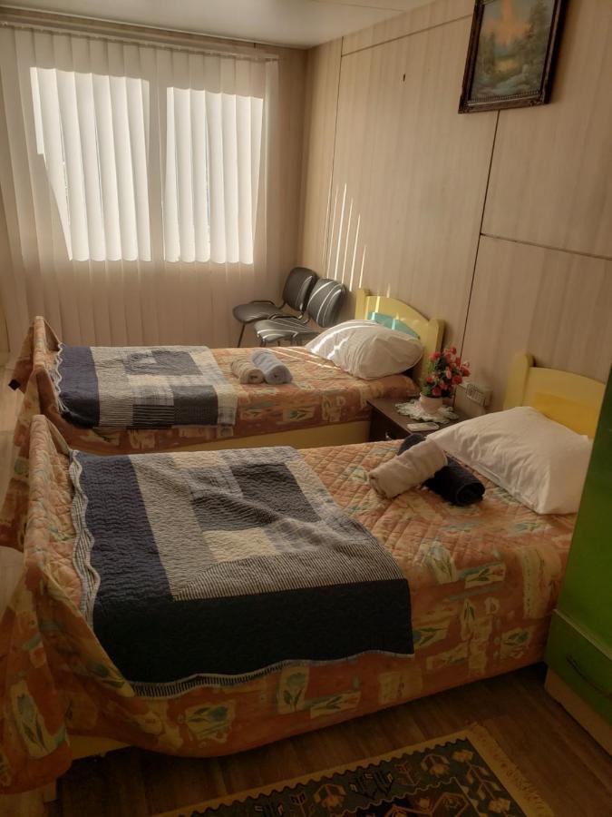 Hostel Oakland Tirana Bagian luar foto