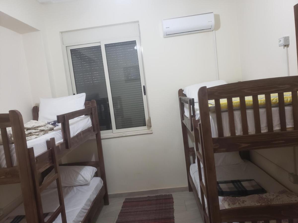 Hostel Oakland Tirana Bagian luar foto