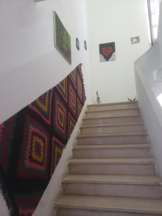 Hostel Oakland Tirana Bagian luar foto