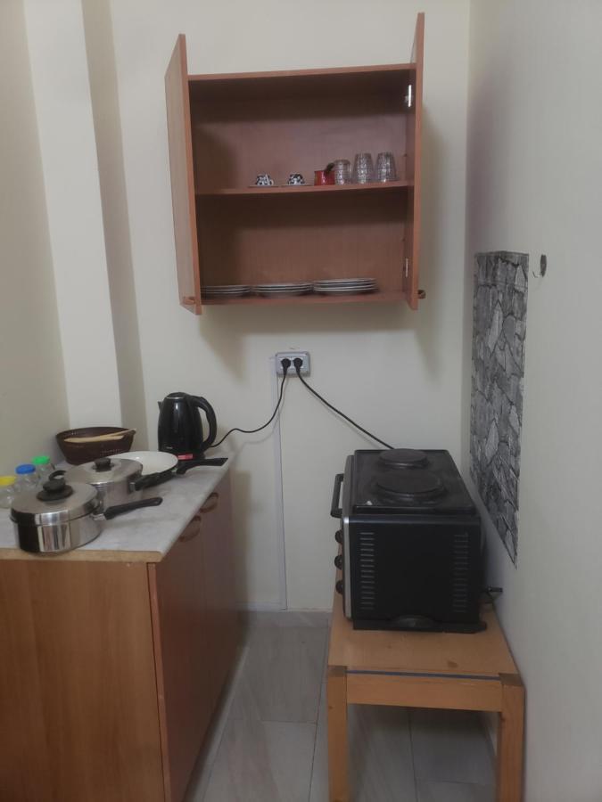 Hostel Oakland Tirana Bagian luar foto