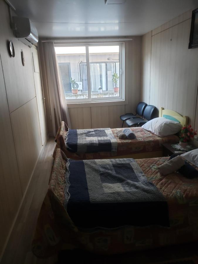 Hostel Oakland Tirana Bagian luar foto