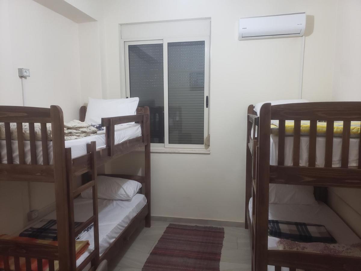 Hostel Oakland Tirana Bagian luar foto