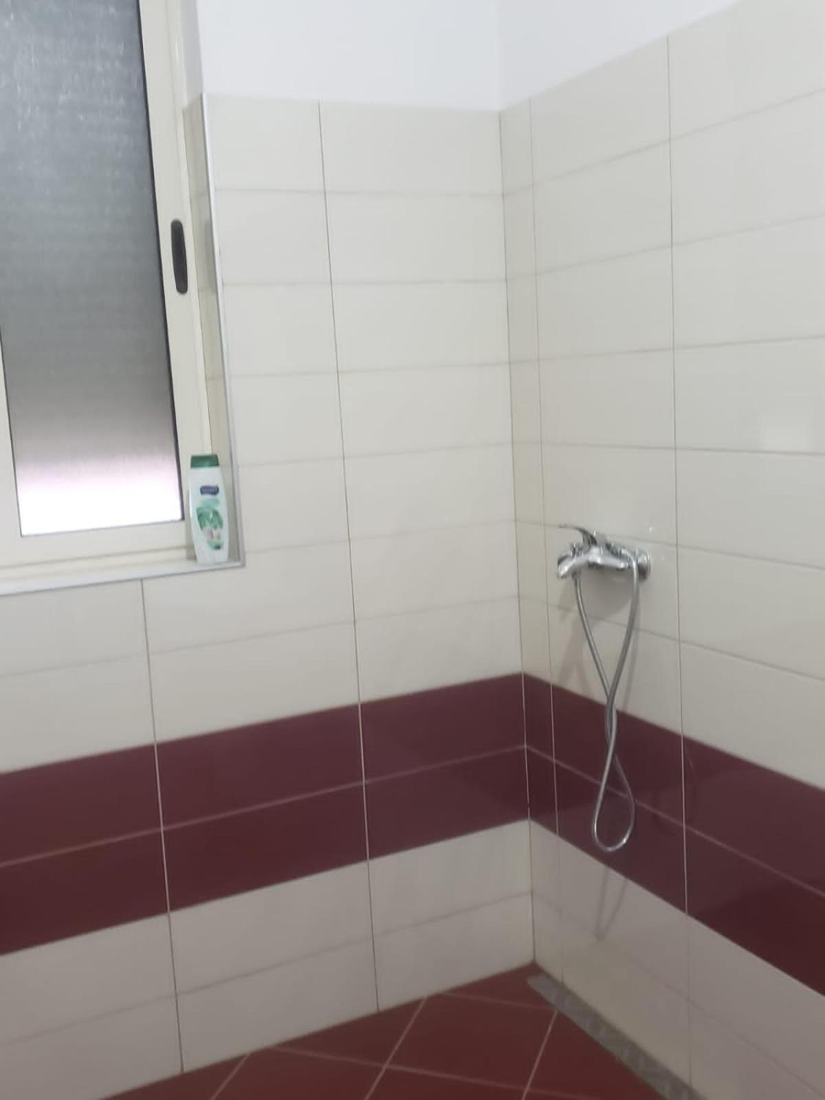 Hostel Oakland Tirana Bagian luar foto
